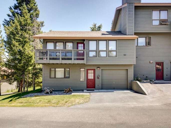 Lots of parking | Exterior Lots of parking | Exterior