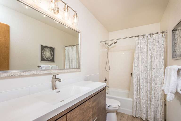 Lots of space to get ready | Lower Level
