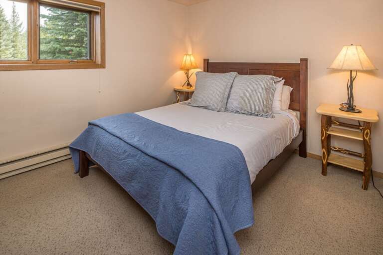 Comfy Queen-Size bed | Lower Level