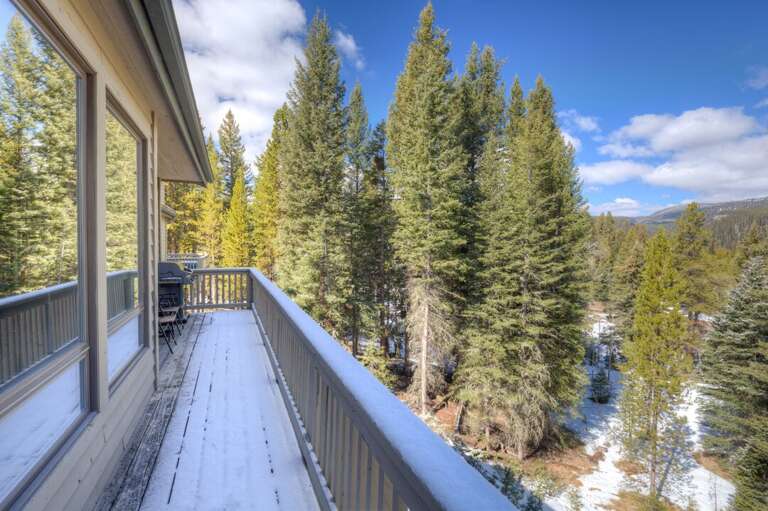 Blue skies for days | Exterior