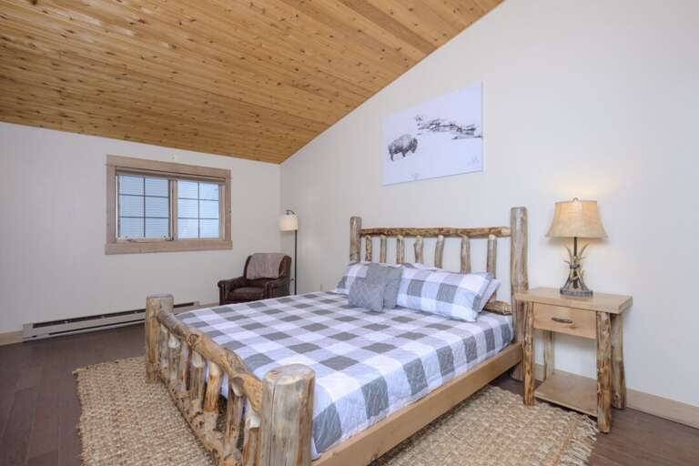 Get comfy | Main Level