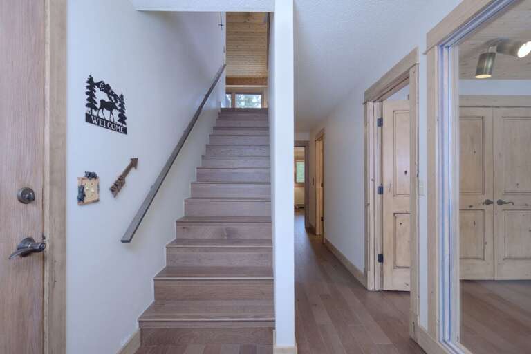 Entryway | Lower Level