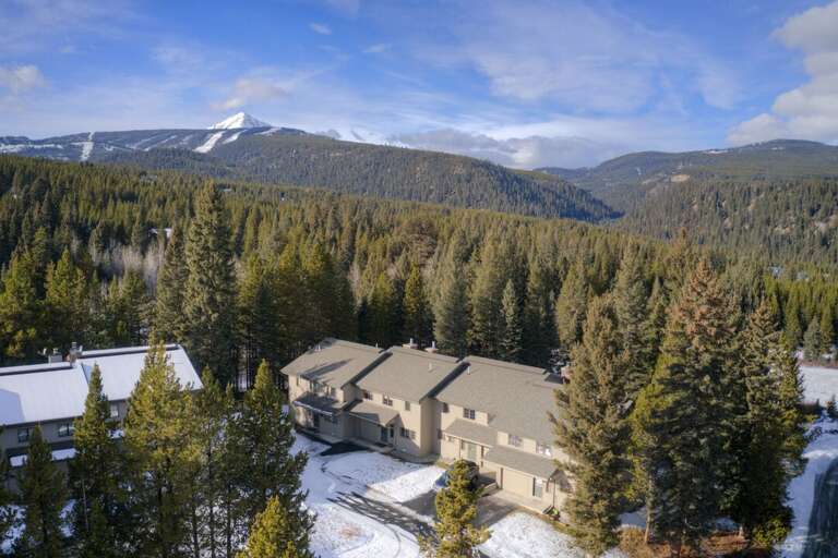 Gorgeous mountain views | Exterior