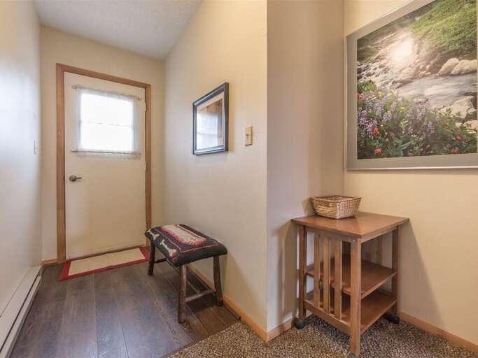 Entryway | Main Level