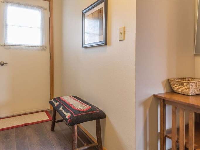 Entryway | Main Level