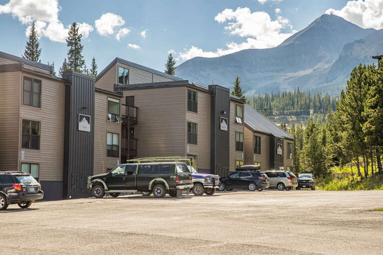 Blue skies for days | Exterior