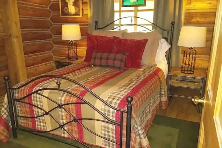 Private Bedroom sleeps 2 guests | Main Level Private Bedroom sleeps 2 guests | Main Level