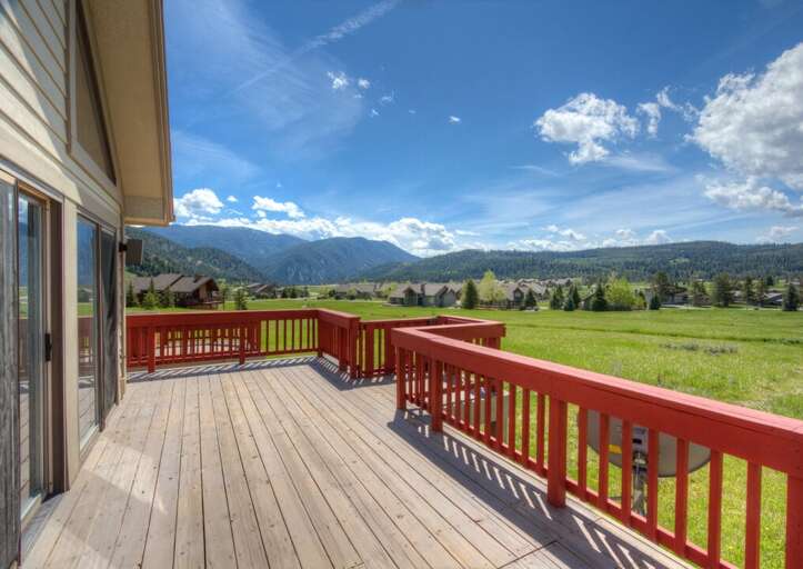 Blue skies for days | Exterior