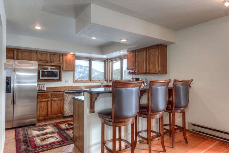 Have breakfast at the bar | Main Level