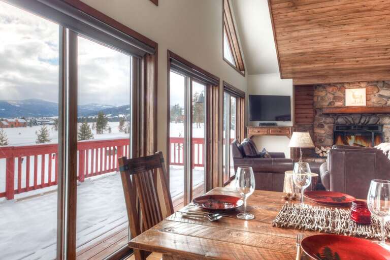 Have dinner with a view | Main Level