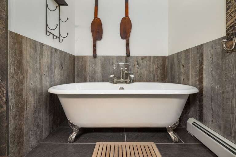 Have a bath with a view | Main Level