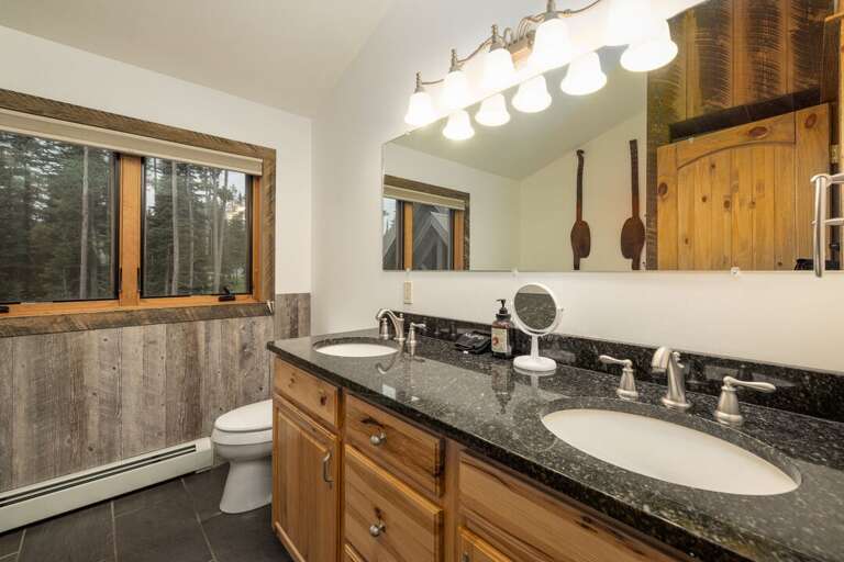 Enjoy the luxurious bathroom | Main Level