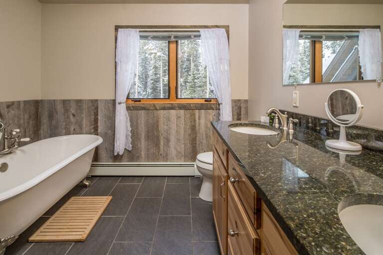 Enjoy the luxurious bathroom | Main Level
