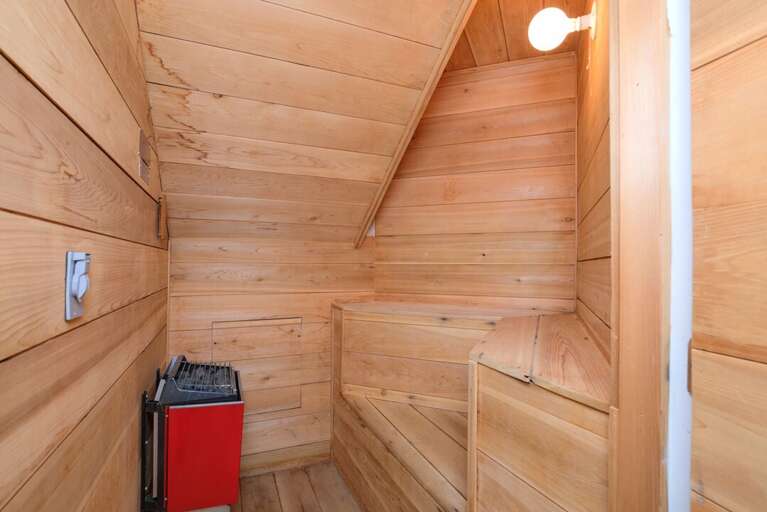 Relax in the sauna | Lower Level