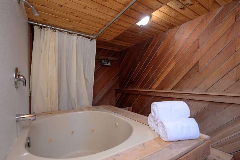 Relax in the tub | Lower Level