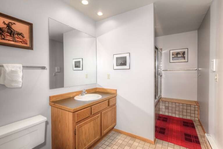 Ample space to get ready for the day | Lower Level