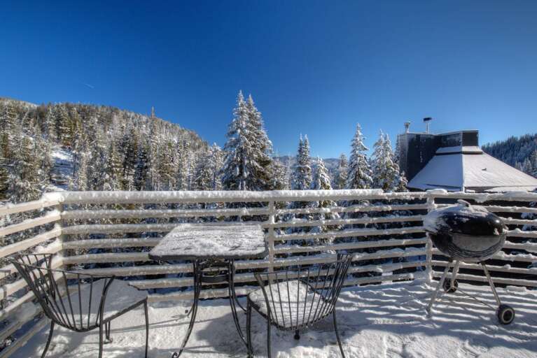 Blue skies for days | Exterior