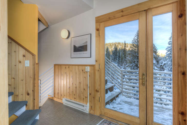 Entryway | Main Level