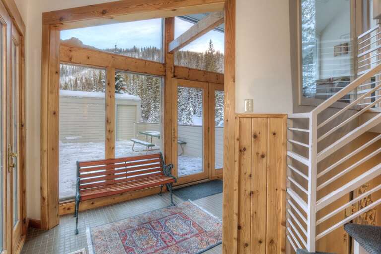 Entryway | Main Level