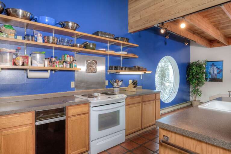 You'll have so much fun cooking in this kitchen | Main Level