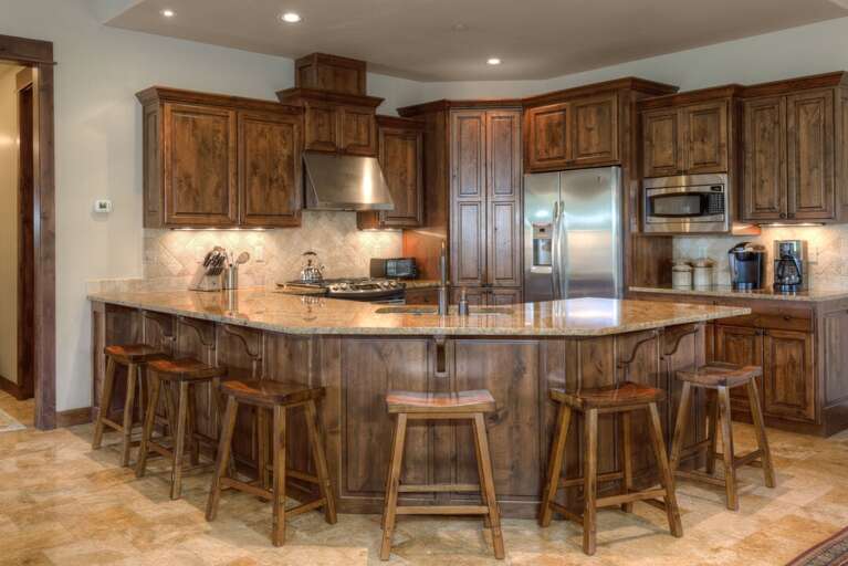 Have breakfast at the bar | Main Level