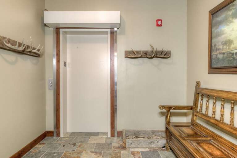 Entryway | Main Level