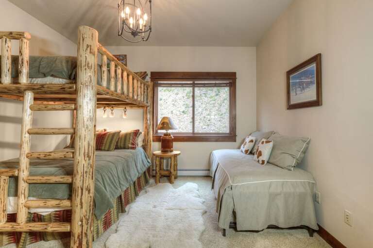 Lots of room for guests | Lower Level