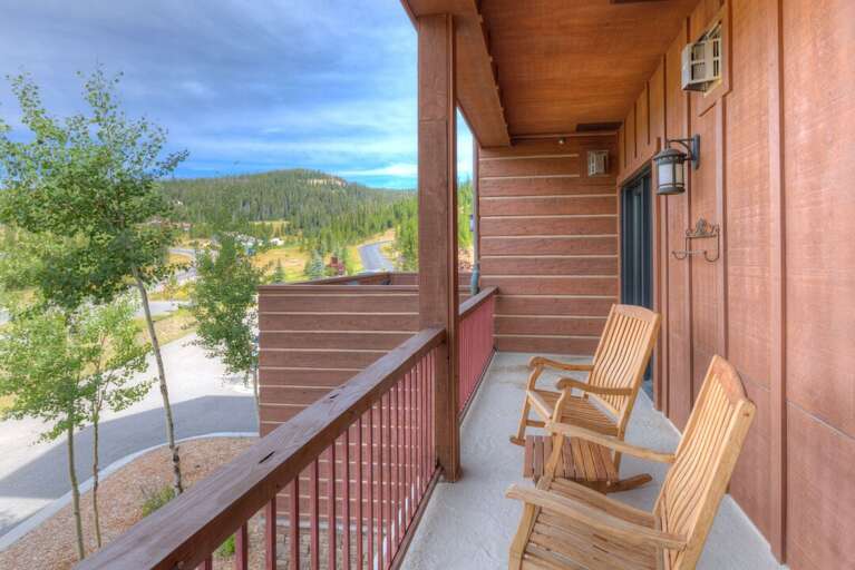 Relax with a glass of wine | Exterior