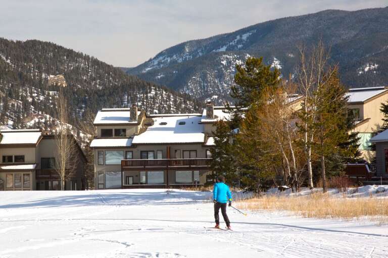 Don't forget your skis | Exterior Don't forget your skis | Exterior