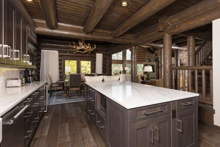 Kitchen | Main Level