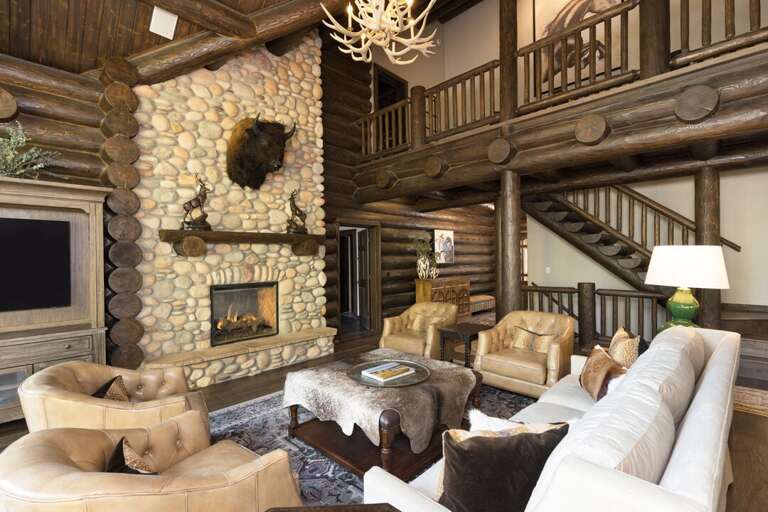 Living Room | Main Level