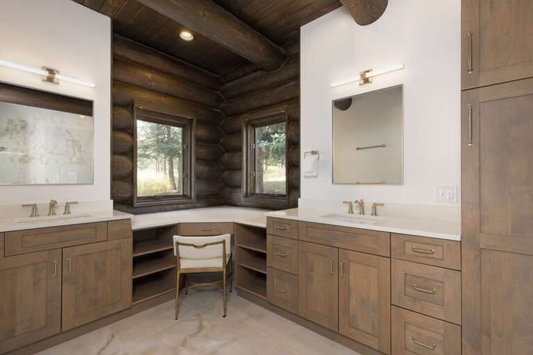 Primary Bathroom | Main Level