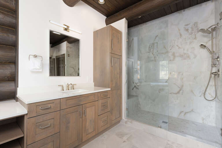 Primary Bathroom | Main Level