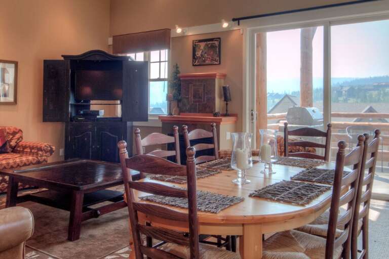 Play games or eat your favorite meal in the dining room | Main Level Play games or eat your favorite meal in the dining room | Main Level