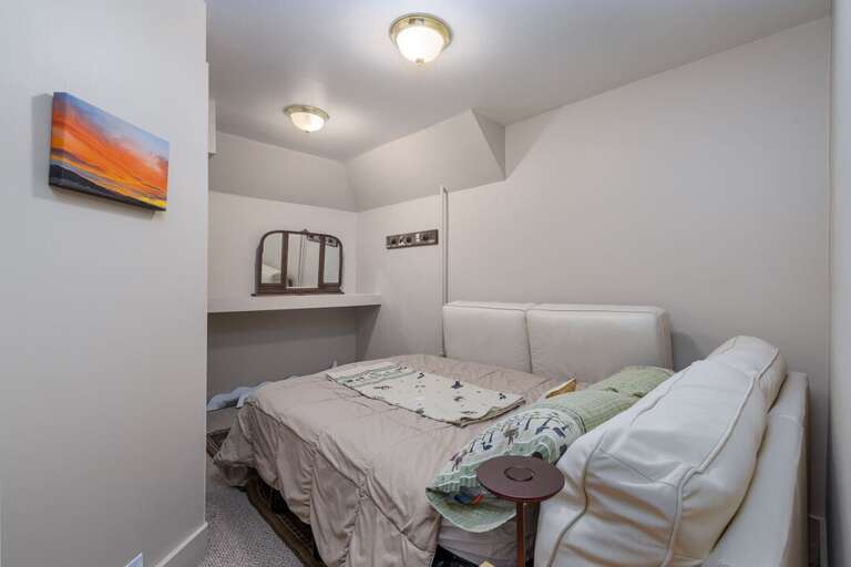 Additional Sleeping | Upper Level