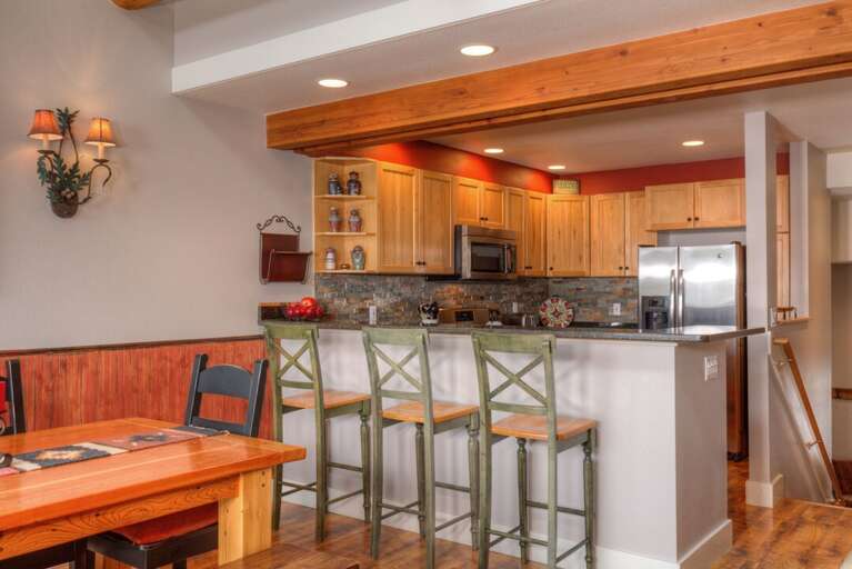 Chat with friends as you cook | Main Level Chat with friends as you cook | Main Level