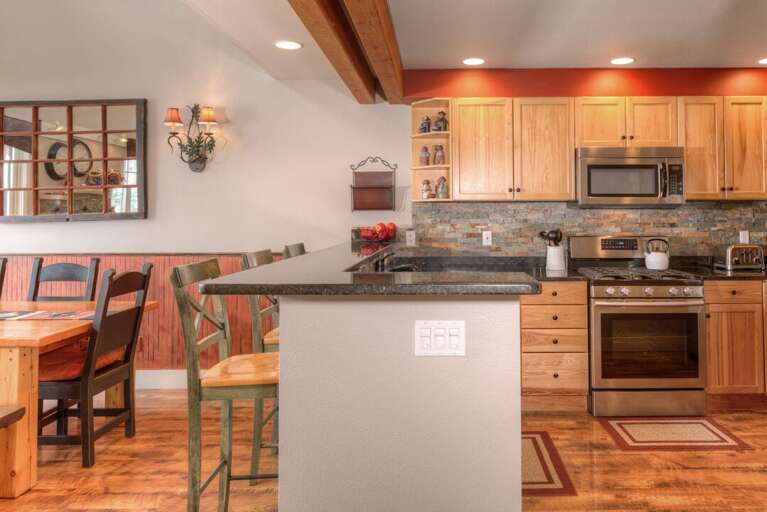 Have a coffee at the breakfast bar | Main Level Have a coffee at the breakfast bar | Main Level