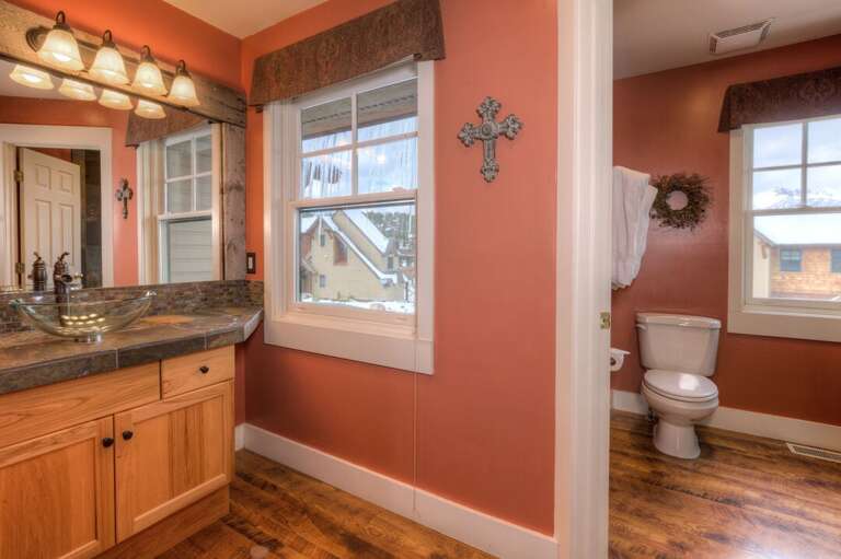 Enjoy the separate bath spaces | Upper Level