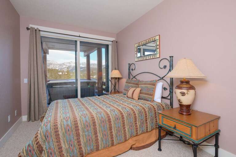 Wake up to the beautiful morning light | Lower Level Wake up to the beautiful morning light | Lower Level