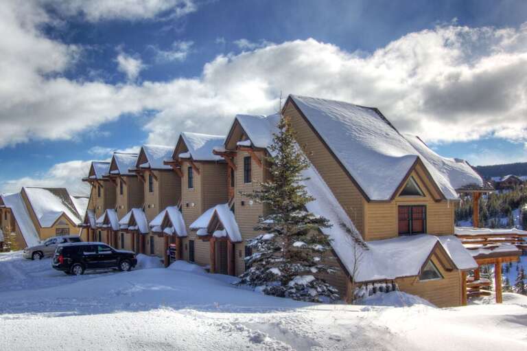 Blue skies for days | Exterior