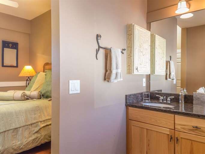 Ample counter space | Upper Level