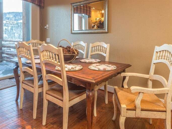 Serve a family dinner | Main Level