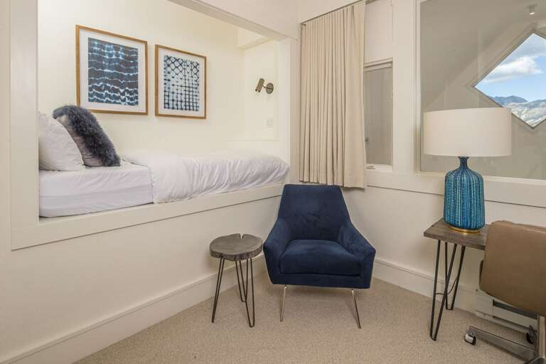 Single bed nook in the primary bedroom