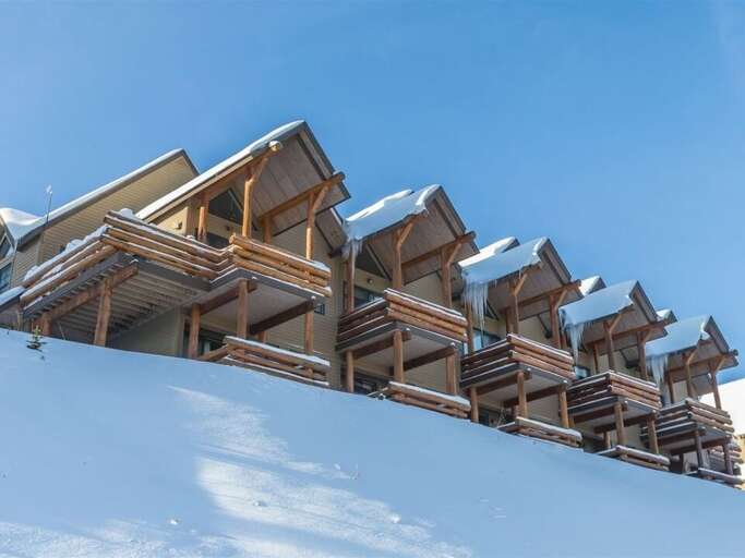 Blue skies for days | Exterior