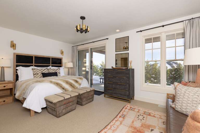 Enjoy Mountain Views from your bed | Lower Level