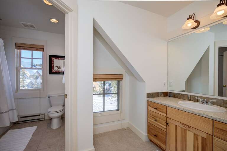 Ensuite Bathroom | Upper Level