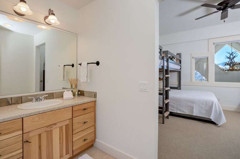 Ensuite Bathroom | Upper Level