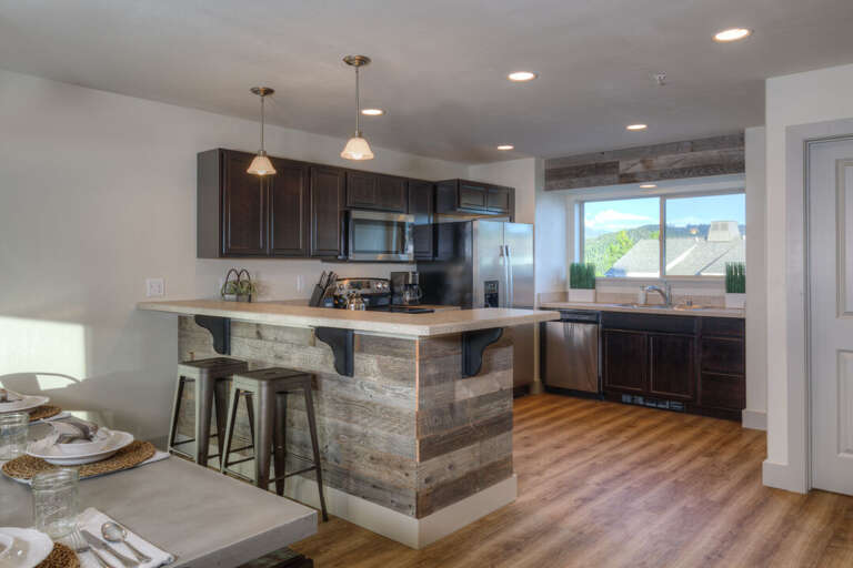 Have breakfast at the bar | Main Level