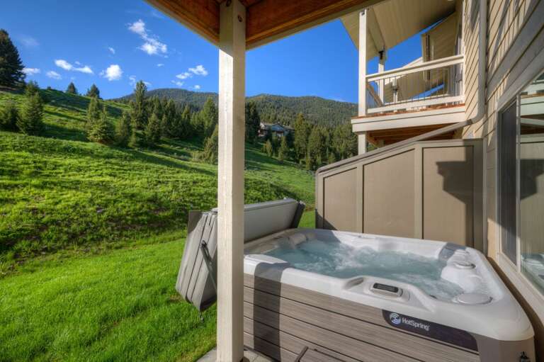 Relax in the hot tub | Exterior