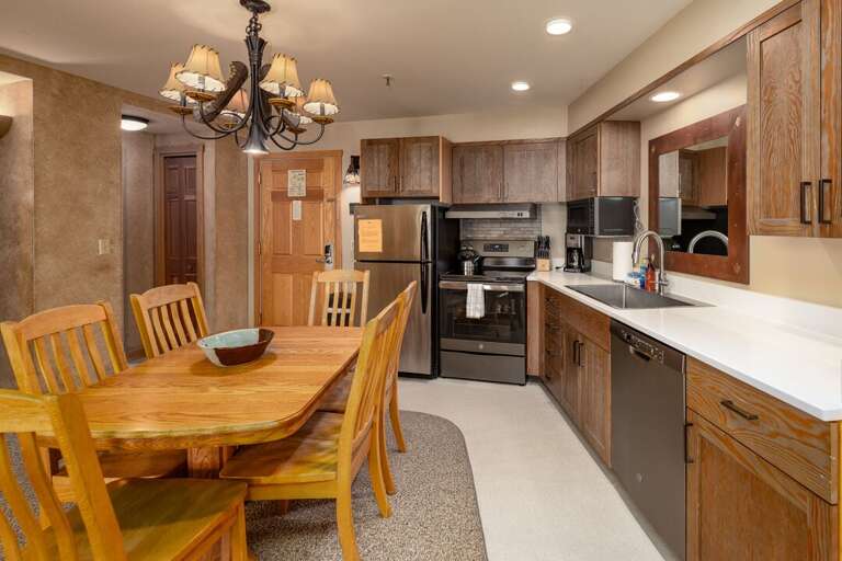 Enjoy cooking a home cooed meal in this fully equipped kitchen | Main Level